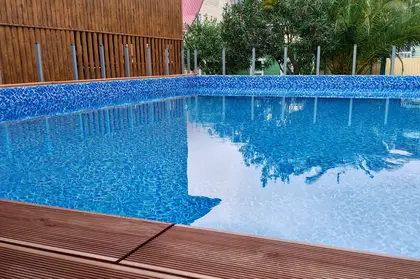 Бассейн с подогревом - Светлый