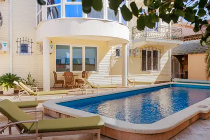 Бесплатный бассейн