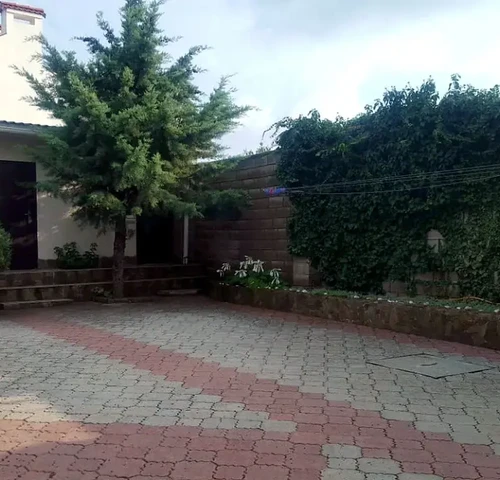 Двор отеля
